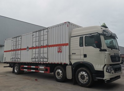 9米多三軸廂式車滿載運(yùn)輸廢電池的優(yōu)勢(shì)與市場(chǎng)前景